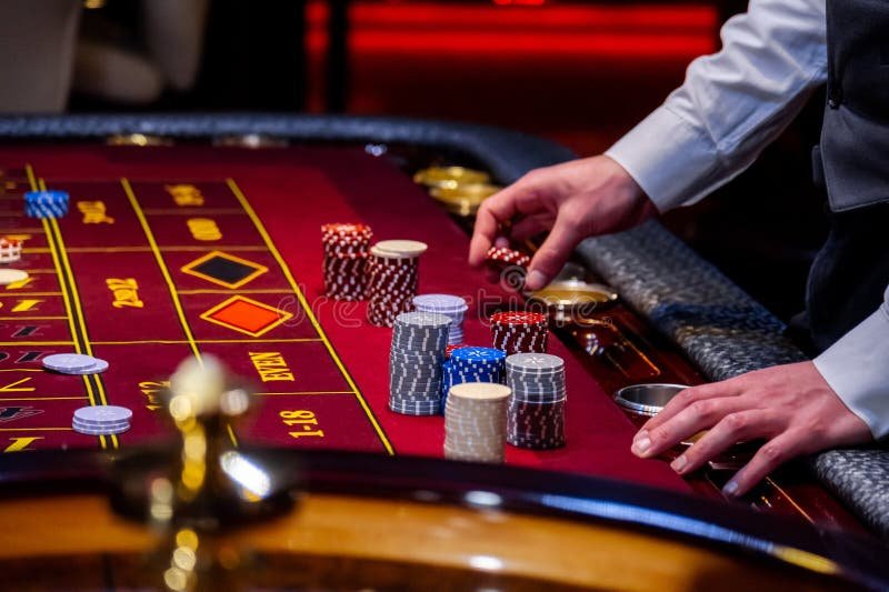takjub mobile app showing Diamond Empire table selection and live betting interface